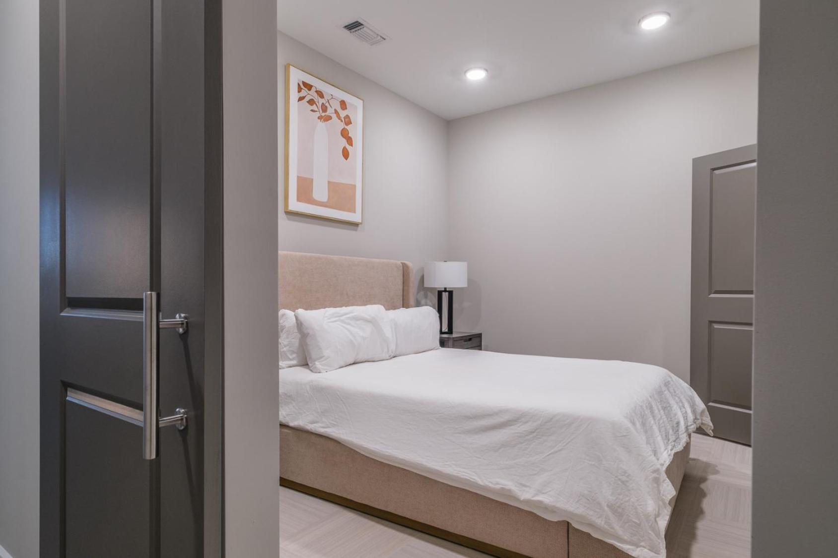 The 600 Apartments By Landing Birmingham Room photo